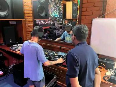 Photos 6 at Supreme Dj Academy